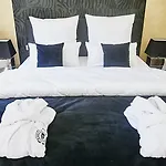 Maison Prestige Saint Tropez By Roberto Geissini 3* Grimaud
