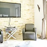 Maison Prestige Saint Tropez By Roberto Geissini Hotel 3*