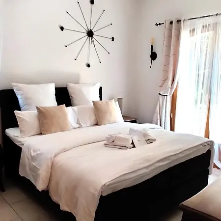 Maison Prestige Saint Tropez By Roberto Geissini Bed & Breakfast Grimaud