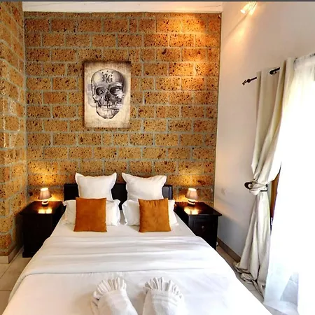 מלון Maison Prestige Saint Tropez By Roberto Geissini 3*