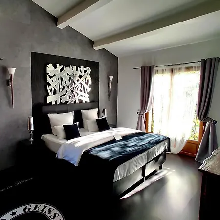 Maison Prestige Saint Tropez By Roberto Geissini 3* Grimaud